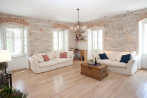 Отель Stylish Theatre Apartments  Сплит